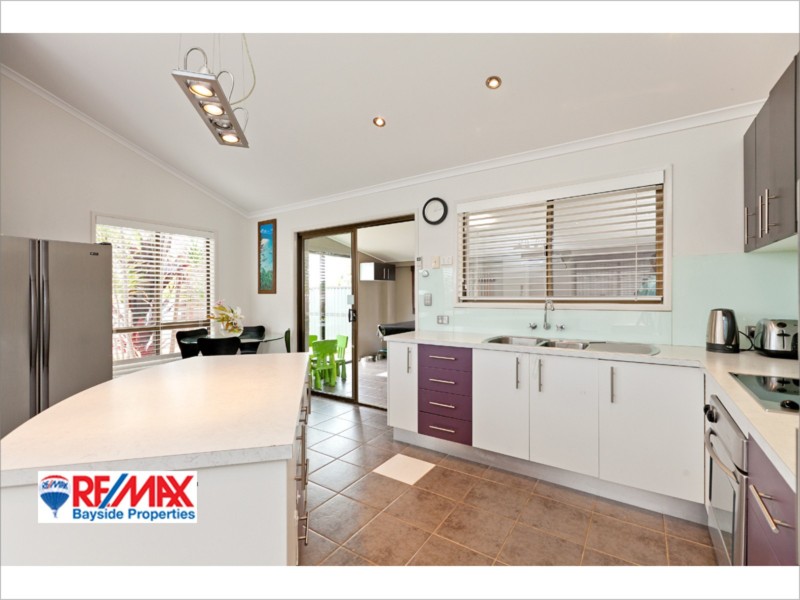 22 Lisa Street, Redland Bay QLD 4165