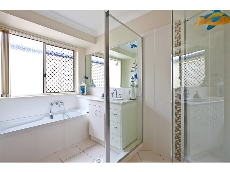 12 Beutel Place, Thornlands QLD 4164