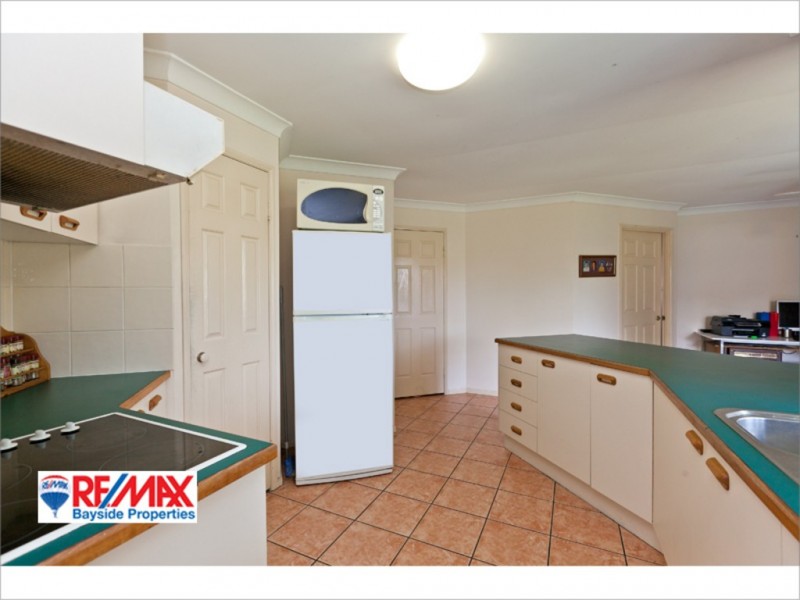 18 Kestrel Crt, Victoria Point QLD 4165