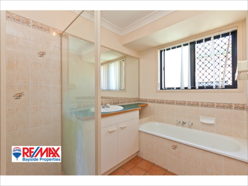 18 Kestrel Crt, Victoria Point QLD 4165