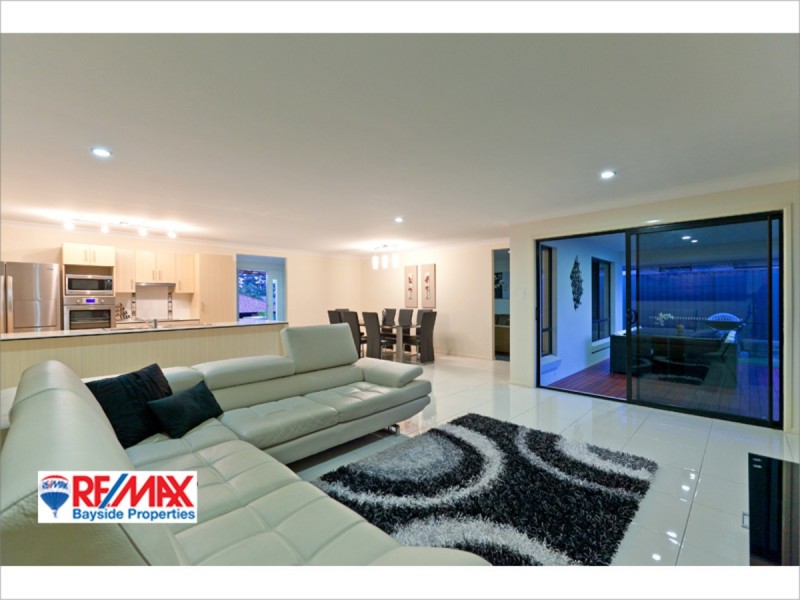 94 Carinyan Drive, Birkdale QLD 4159