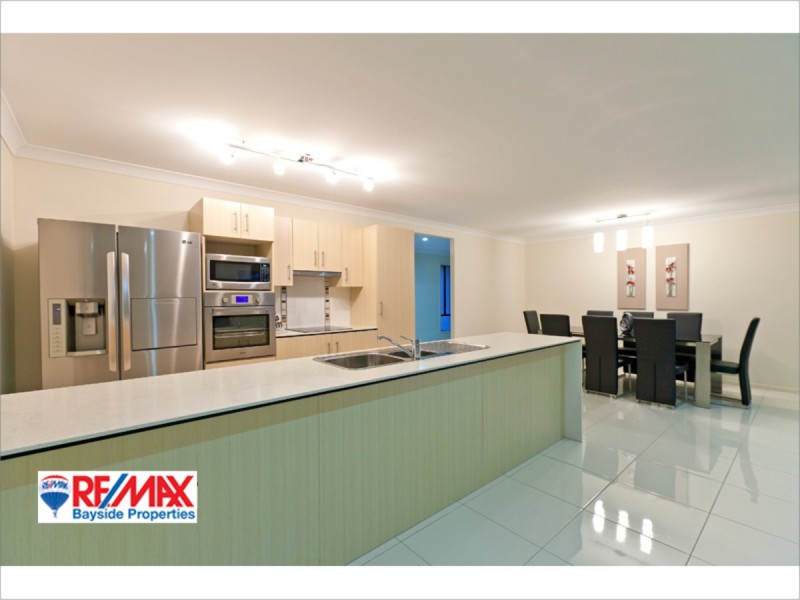 94 Carinyan Drive, Birkdale QLD 4159