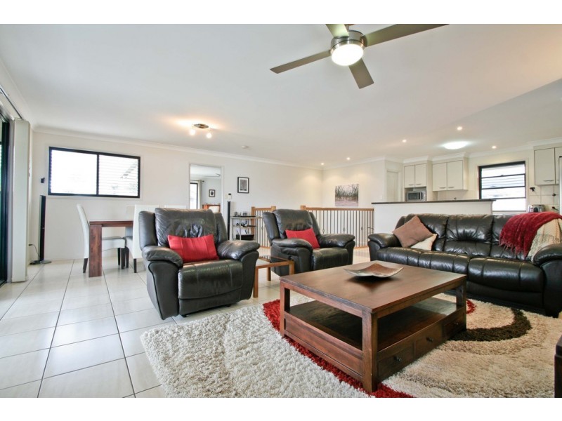 9 St Clair Court, Redland Bay QLD 4165