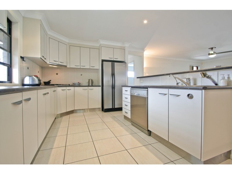 9 St Clair Court, Redland Bay QLD 4165