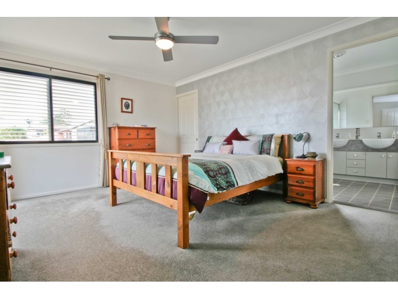 9 St Clair Court, Redland Bay QLD 4165