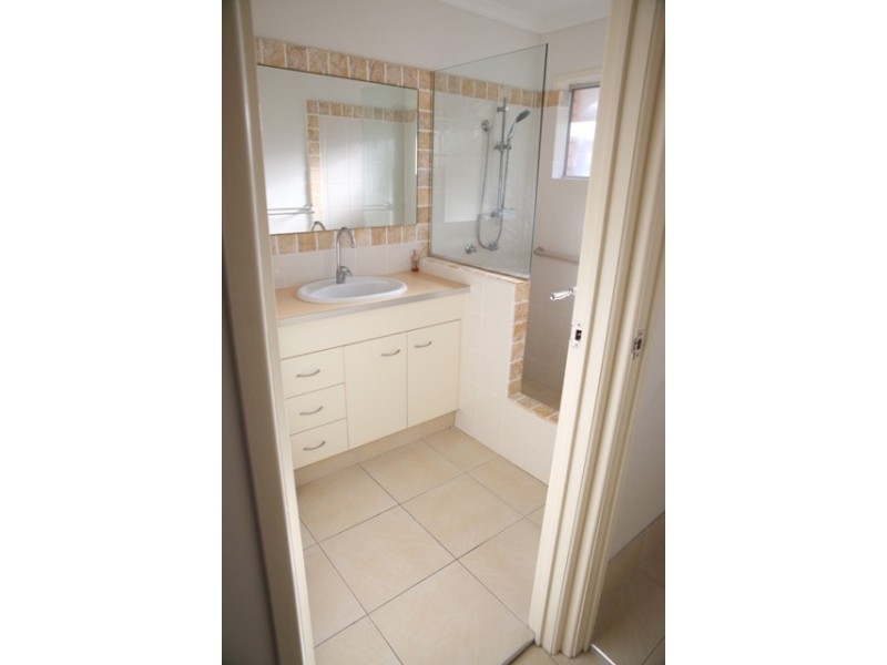 4/ 19-21 Yarrow Crt, Cleveland QLD 4163