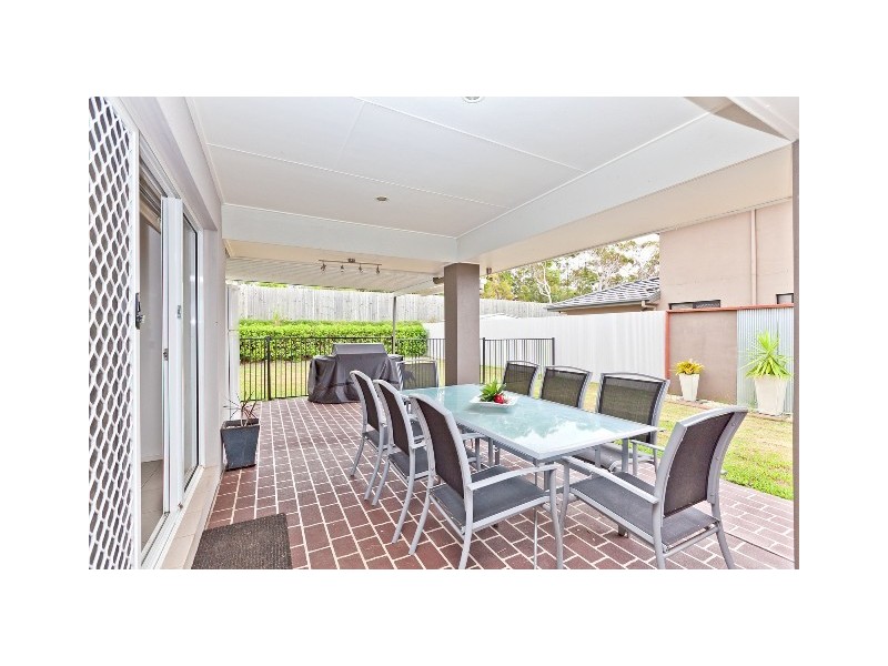 25 Aqua Crescent, Redland Bay QLD 4165