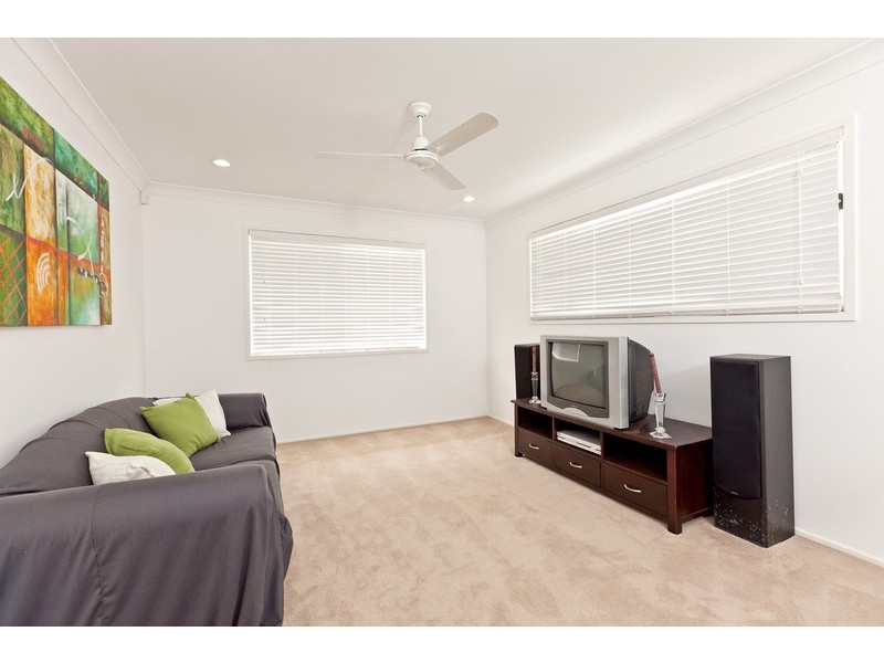 25 Aqua Crescent, Redland Bay QLD 4165