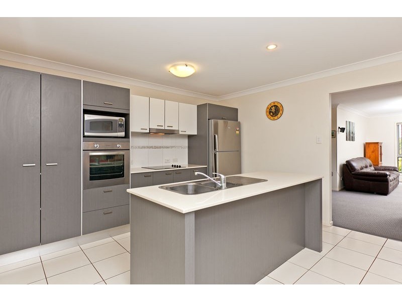 19 Aquila Street, Redland Bay QLD 4165