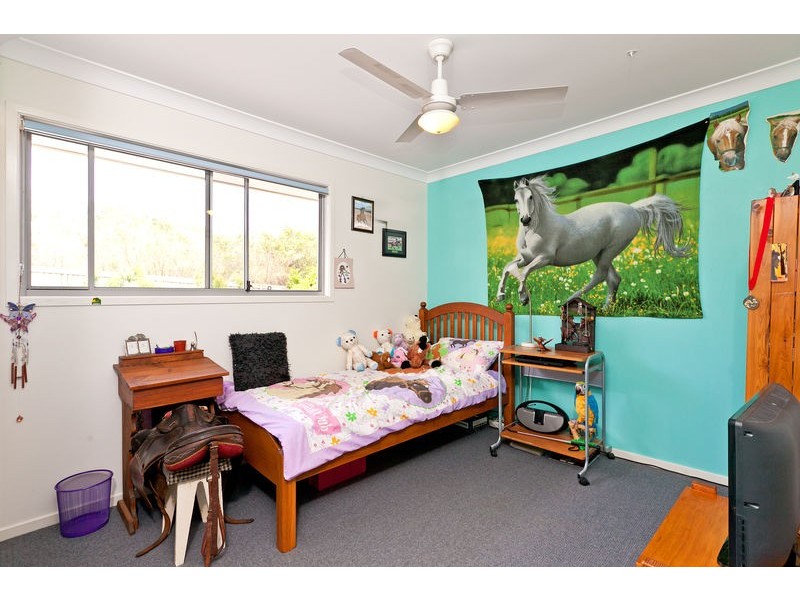 19 Aquila Street, Redland Bay QLD 4165