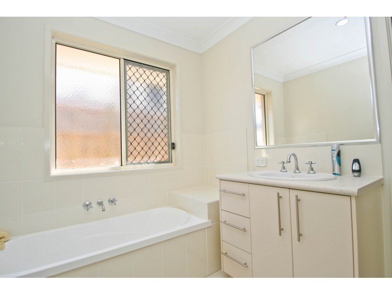 4 Everglades Street, Springfield Lakes QLD 4300