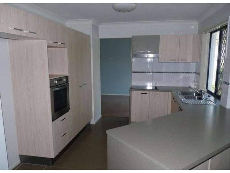 41 Aqua Crescent, Redland Bay QLD 4165