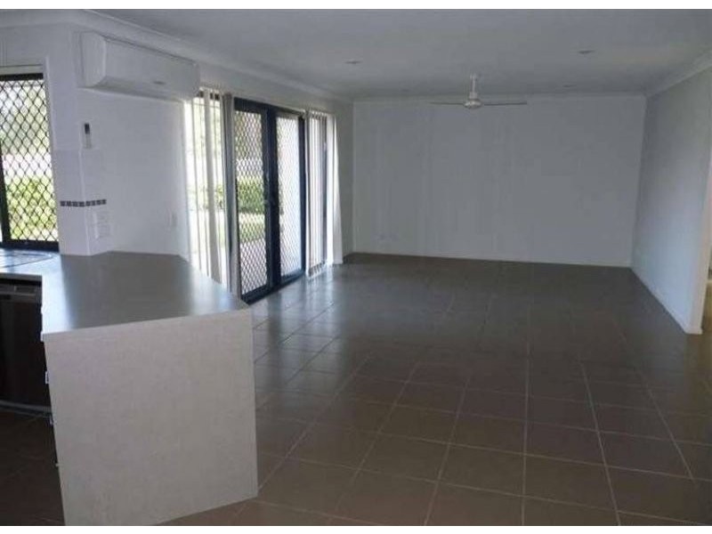 41 Aqua Crescent, Redland Bay QLD 4165