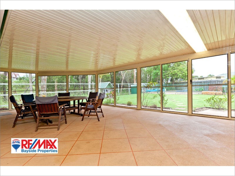 3  Buggy Place, Redland Bay QLD 4165