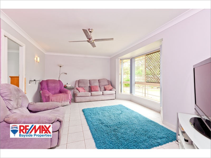 3  Buggy Place, Redland Bay QLD 4165