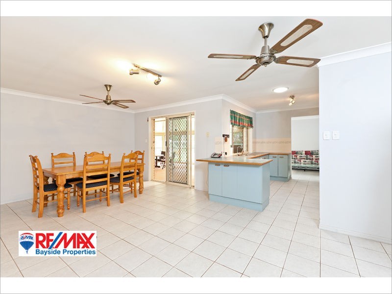 3  Buggy Place, Redland Bay QLD 4165