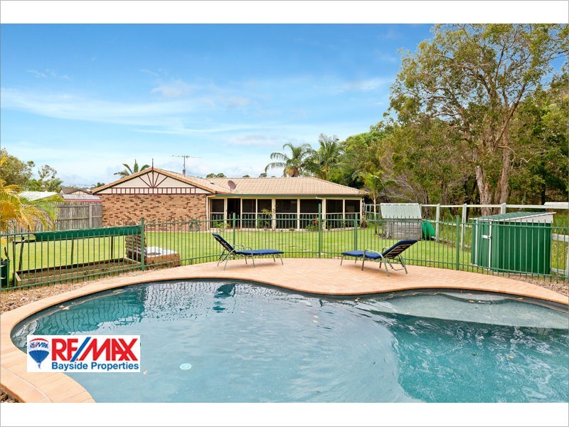 3  Buggy Place, Redland Bay QLD 4165