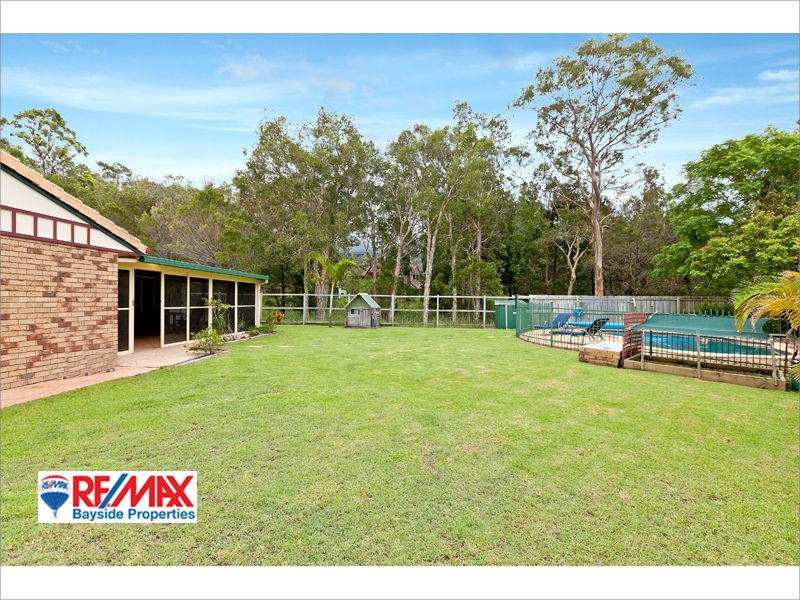 3  Buggy Place, Redland Bay QLD 4165