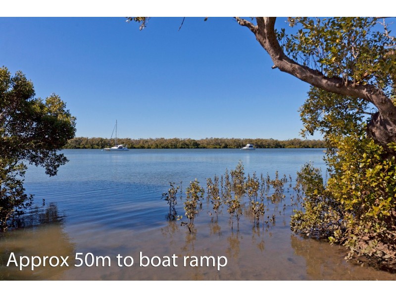 32 Muriel Street, Redland Bay QLD 4165