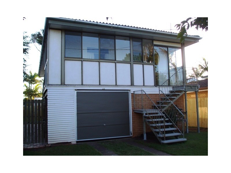 42 Thomas Street, Birkdale QLD 4159