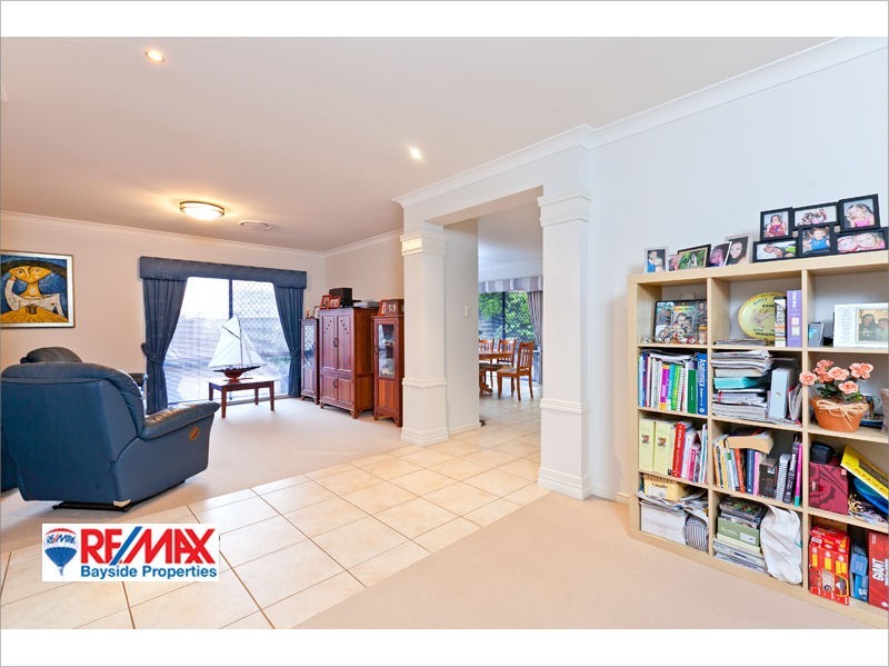 11 Caswell Cres, Redland Bay QLD 4165