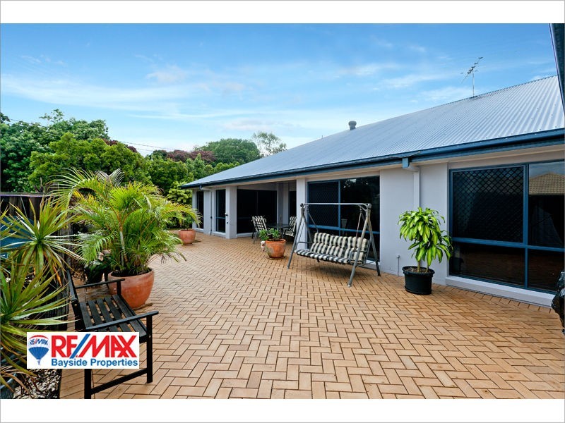 11 Caswell Cres, Redland Bay QLD 4165