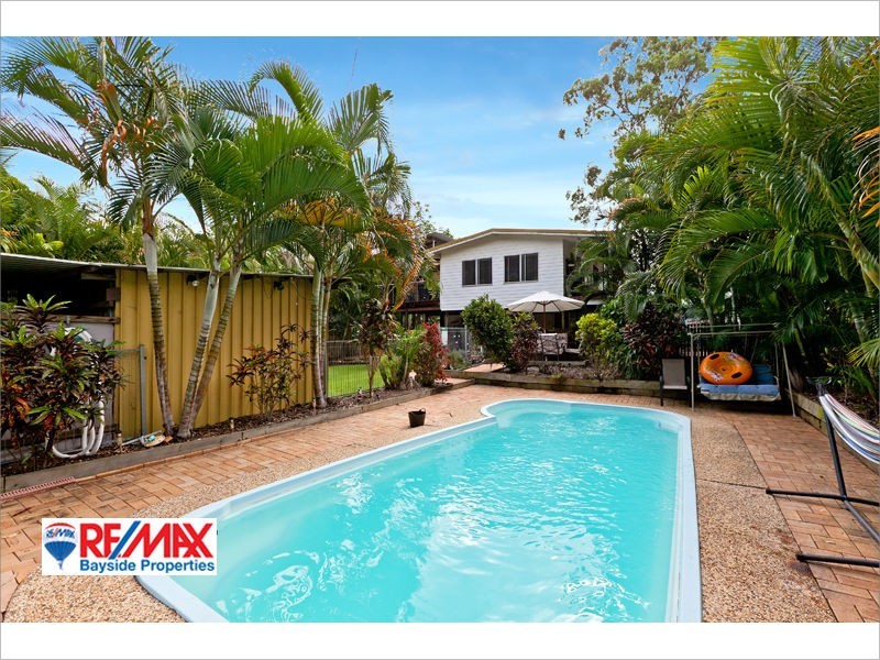 1 Christopher Street, Redland Bay QLD 4165