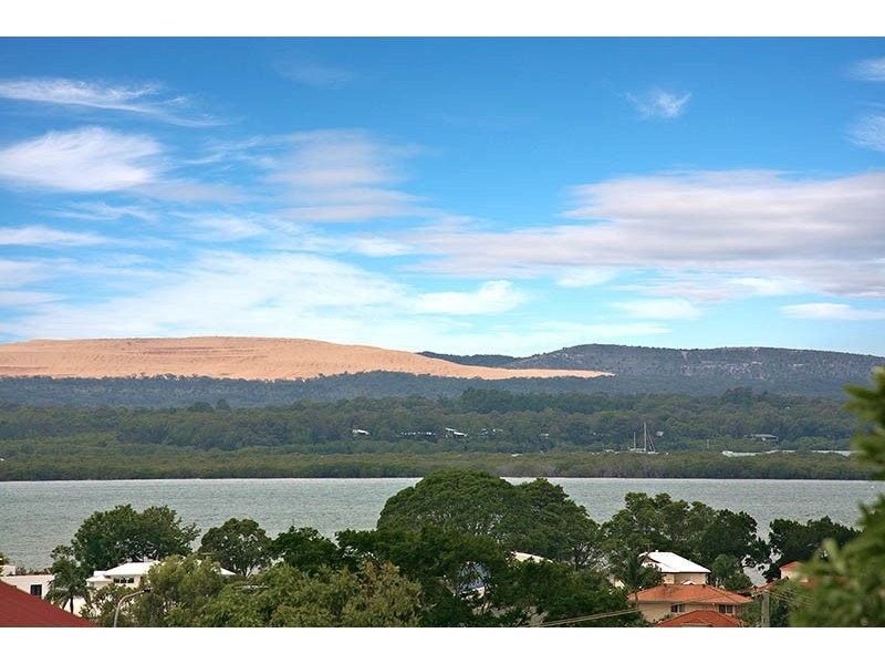 8 Bribie Close, Redland Bay QLD 4165