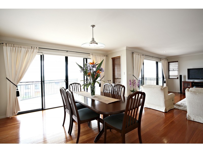 8 Bribie Close, Redland Bay QLD 4165