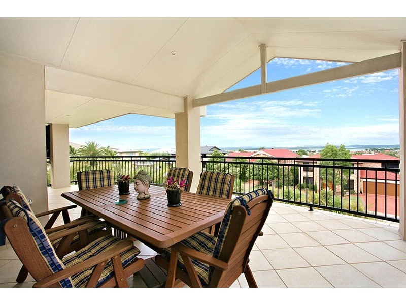 8 Bribie Close, Redland Bay QLD 4165