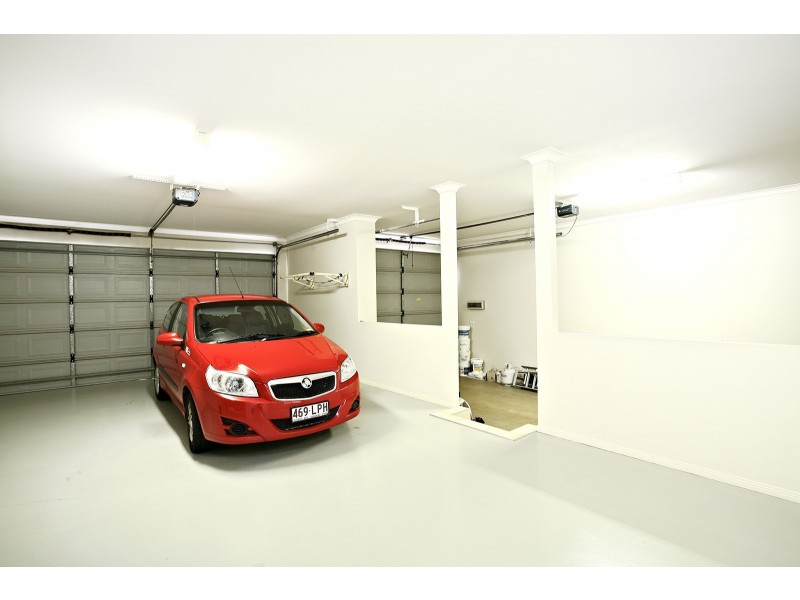 8 Bribie Close, Redland Bay QLD 4165