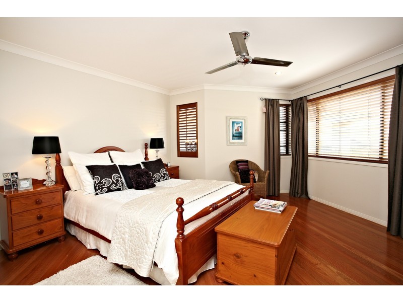 8 Bribie Close, Redland Bay QLD 4165