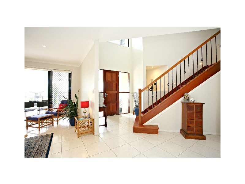 8 Bribie Close, Redland Bay QLD 4165