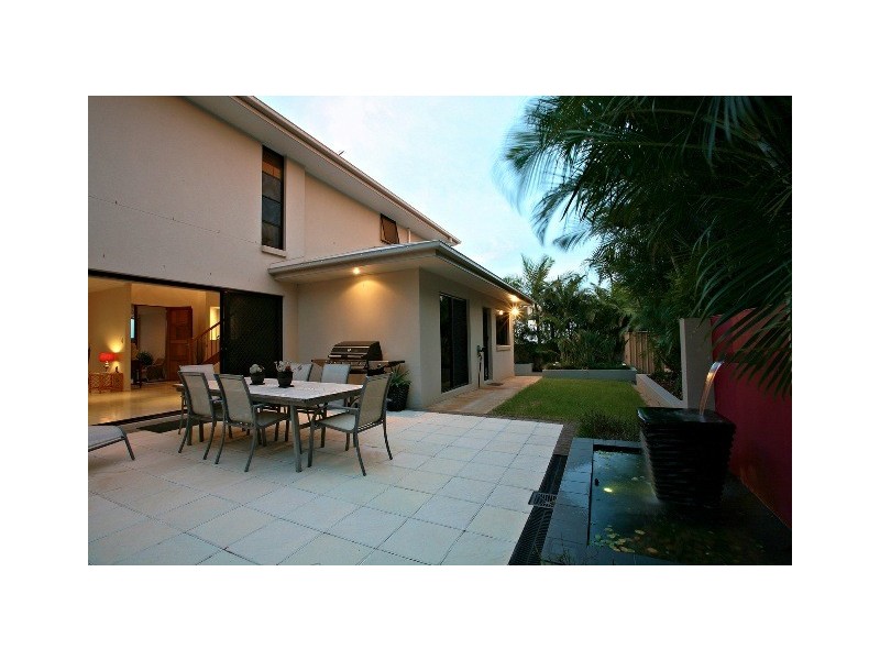 8 Bribie Close, Redland Bay QLD 4165