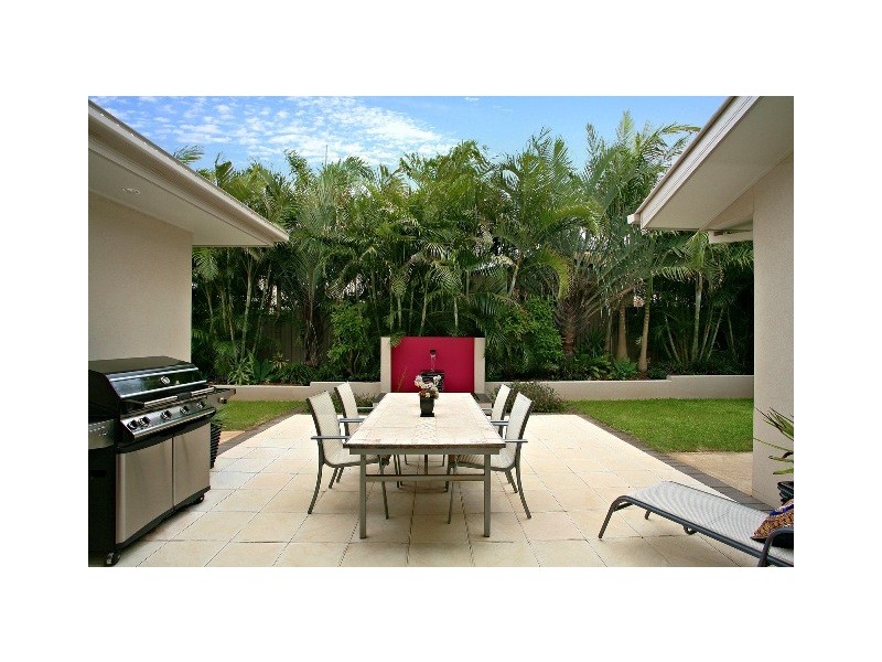 8 Bribie Close, Redland Bay QLD 4165