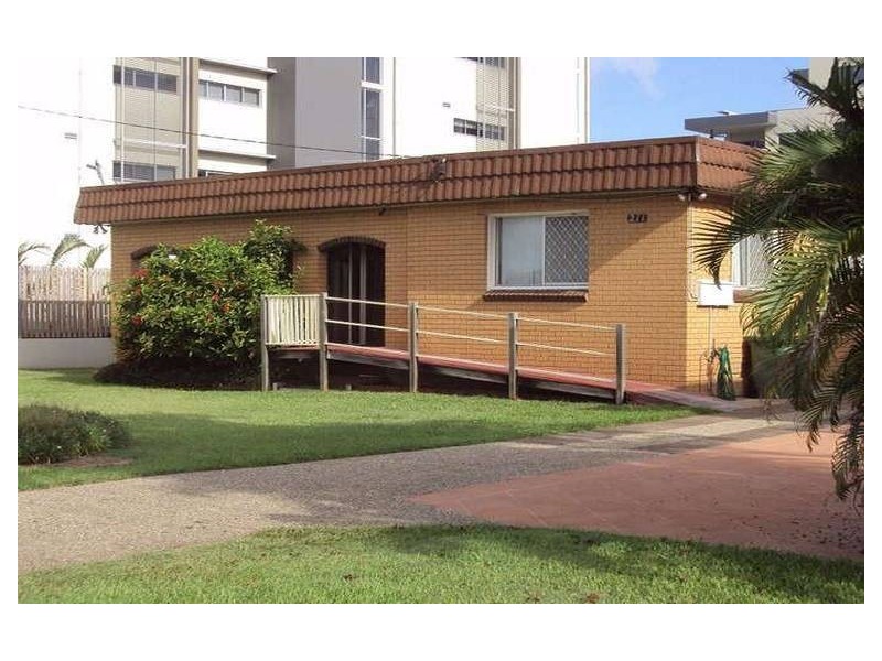 209 and 211 Shore St West, Cleveland QLD 4163