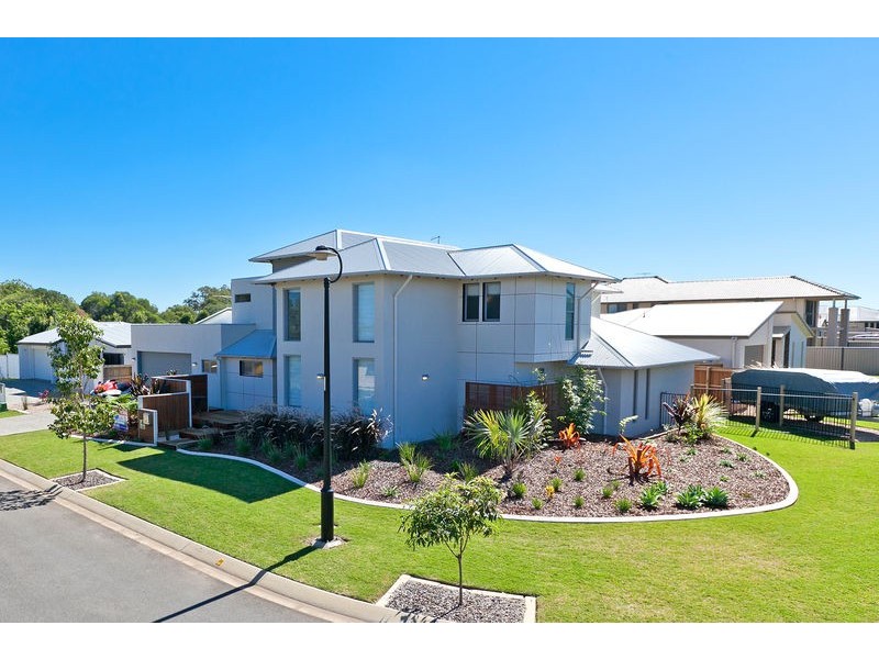 4 Lois Place, Redland Bay QLD 4165