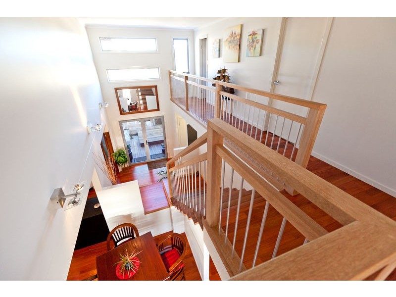 4 Lois Place, Redland Bay QLD 4165