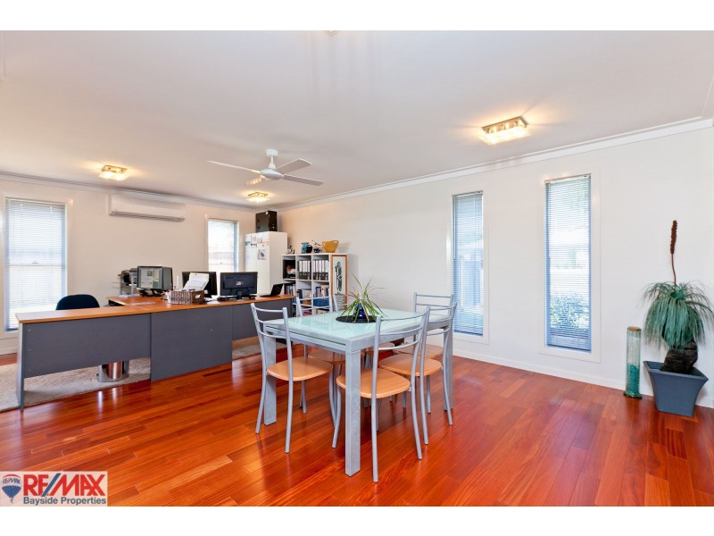 4 Lois Place, Redland Bay QLD 4165