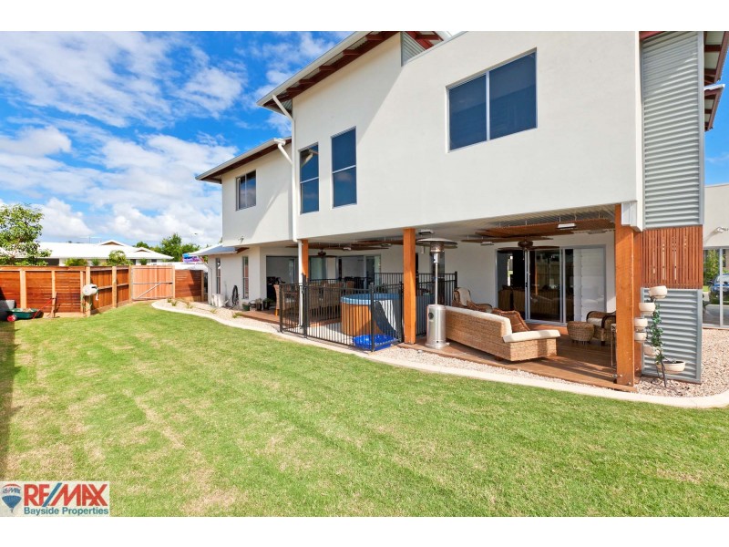 4 Lois Place, Redland Bay QLD 4165