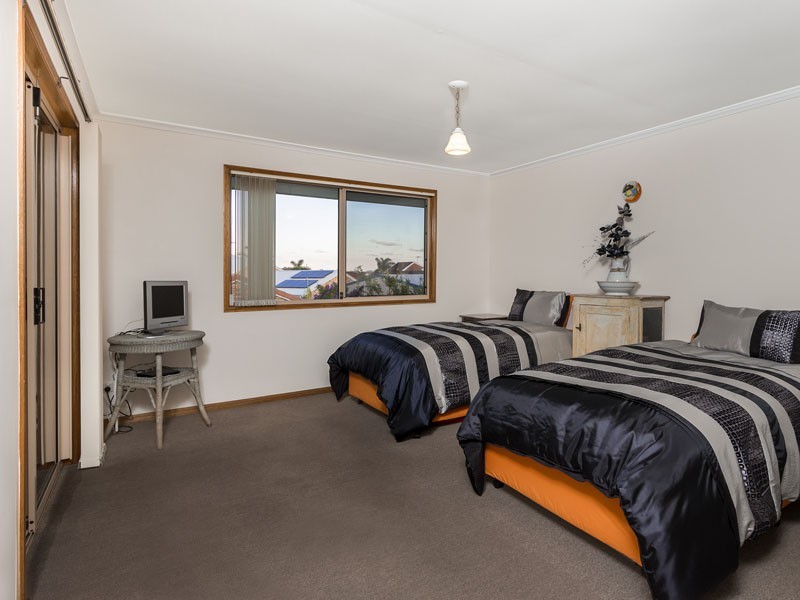 14 Finuge Court, Victoria Point QLD 4165