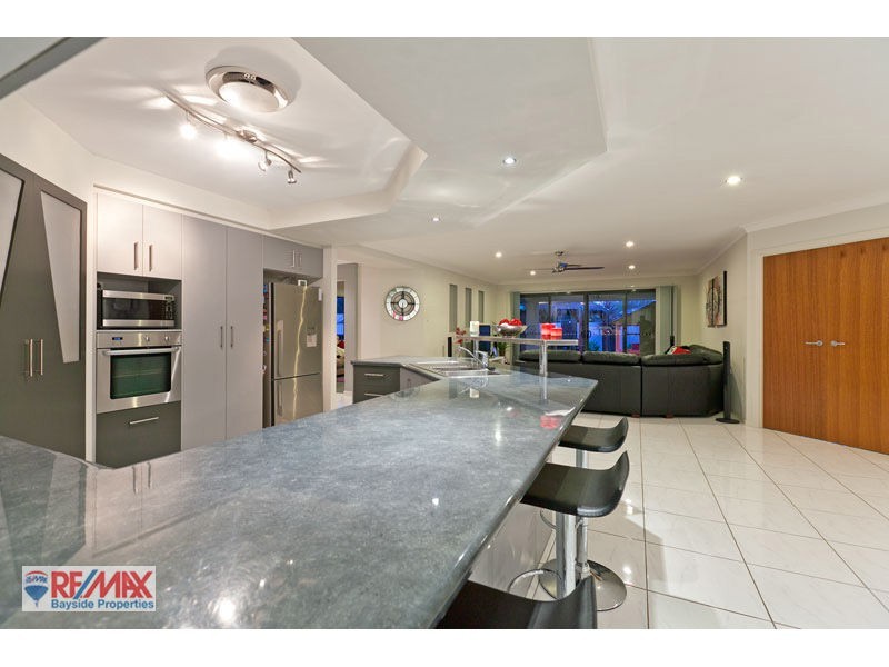 17 Tudar Place, Thornlands QLD 4164