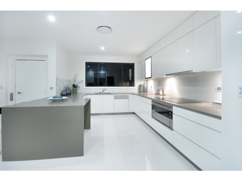 1A BAY STREET, Redland Bay QLD 4165