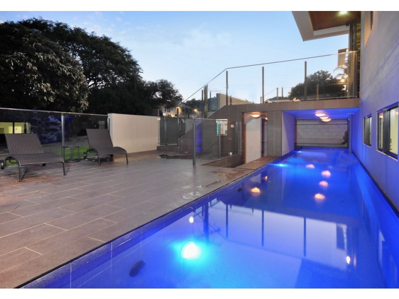 1A BAY STREET, Redland Bay QLD 4165