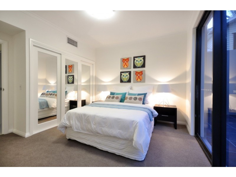 1A BAY STREET, Redland Bay QLD 4165