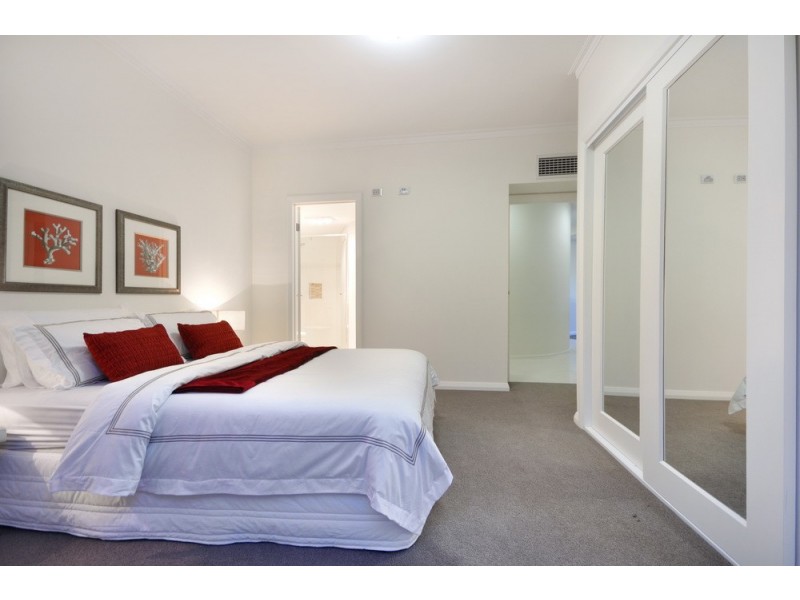 1A BAY STREET, Redland Bay QLD 4165