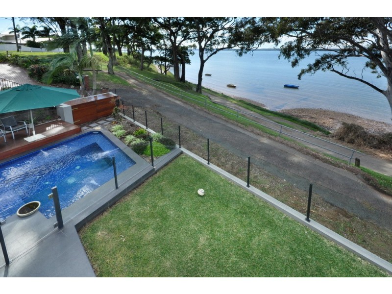 1 BAY STREET, Redland Bay QLD 4165
