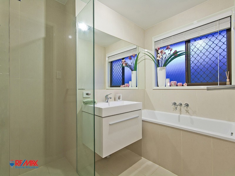 656 Main Road, Wellington Point QLD 4160