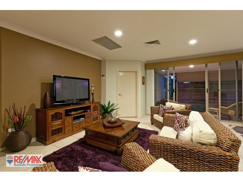 17 Anchorage Drive, Raby Bay QLD 4163