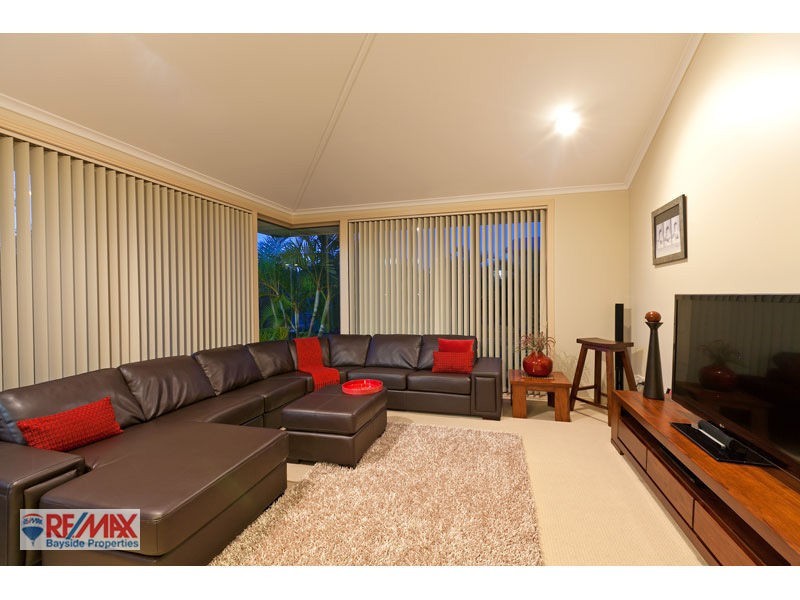 17 Anchorage Drive, Raby Bay QLD 4163